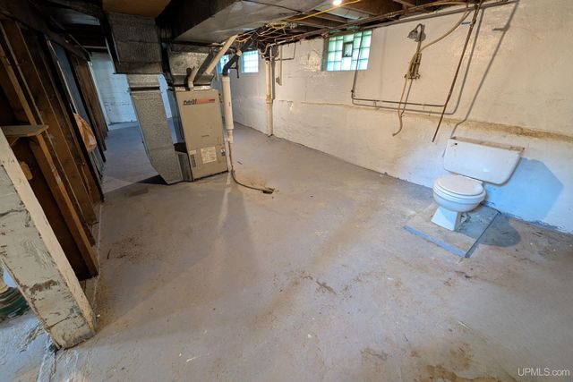 201 Lennox Place, Caspian, MI 49920