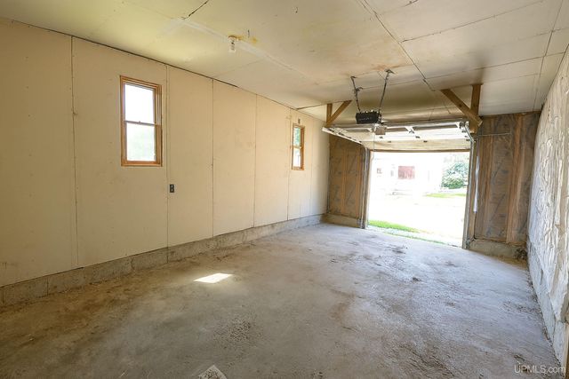 201 Lennox Place, Caspian, MI 49920