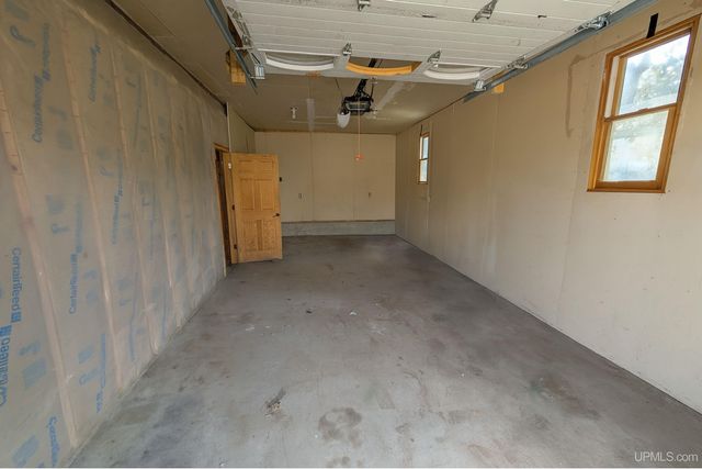 201 Lennox Place, Caspian, MI 49920