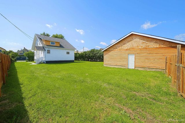 201 Lennox Place, Caspian, MI 49920