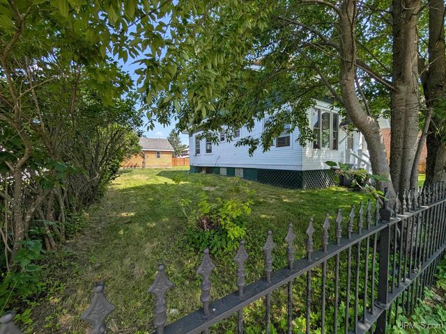 201 Lennox Place, Caspian, MI 49920