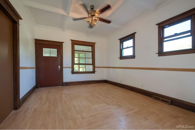 201 Lennox Place, Caspian, MI 49920