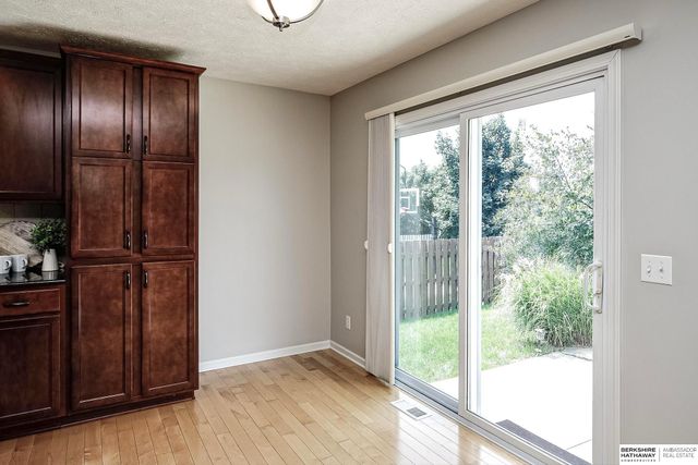 5520 N 151st Street, Omaha, NE 68116