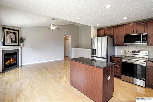 5520 N 151st Street, Omaha, NE 68116