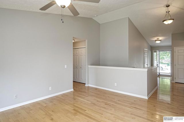 5520 N 151st Street, Omaha, NE 68116