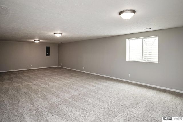 5520 N 151st Street, Omaha, NE 68116