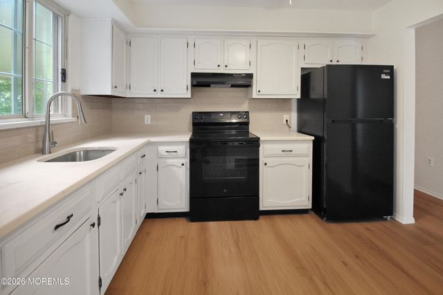 8A Quincy Drive, Whiting, NJ 08759