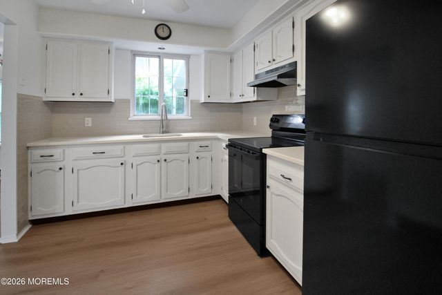 8A Quincy Drive, Whiting, NJ 08759