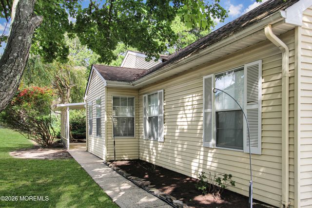 8A Quincy Drive, Whiting, NJ 08759