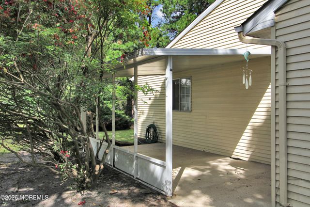 8A Quincy Drive, Whiting, NJ 08759