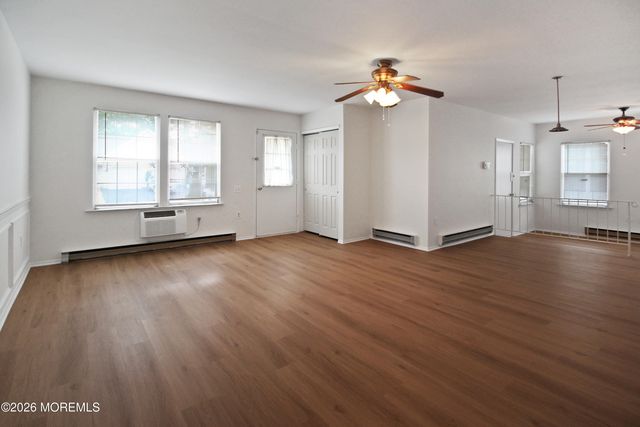 8A Quincy Drive, Whiting, NJ 08759