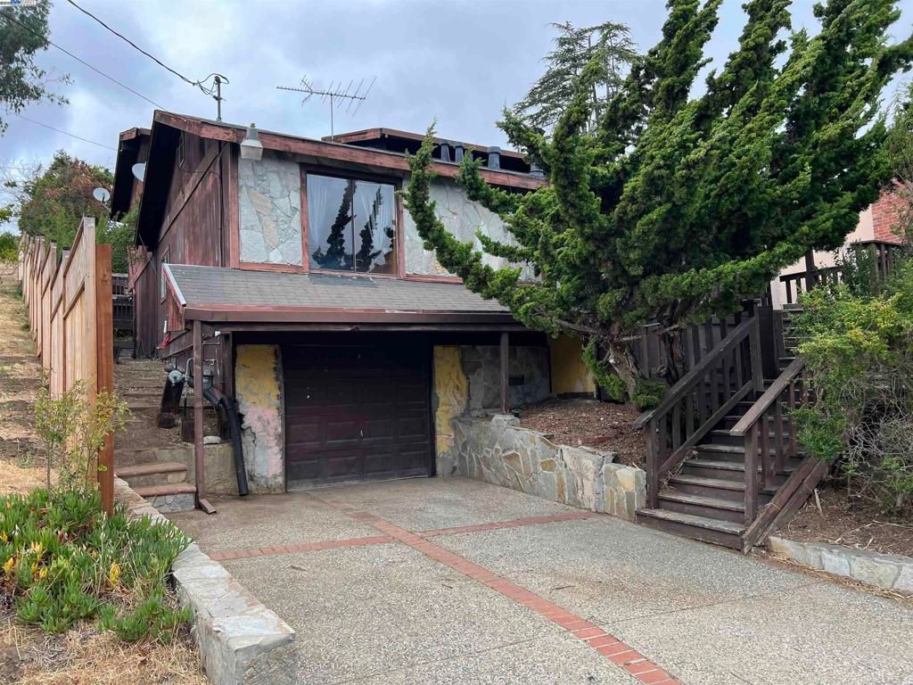 2812 Sydney Way, Castro Valley, CA 94546