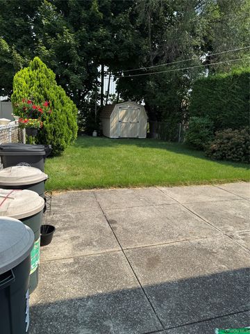 8607 77th Avenue, Ridgewood, NY 11385