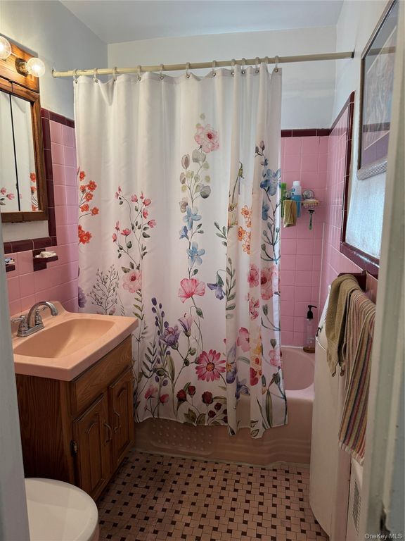 8607 77th Avenue, Ridgewood, NY 11385 — photo 4