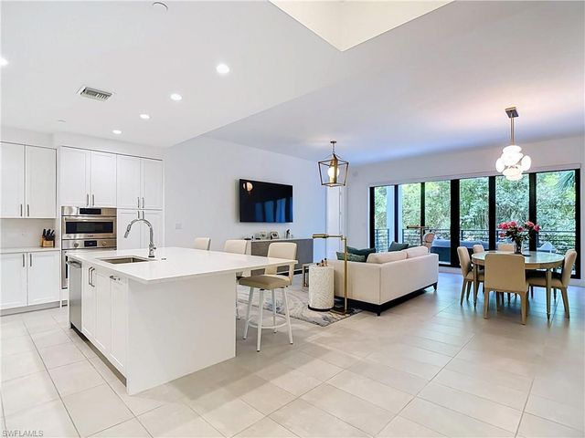 1115 Central AVE 247, Naples, FL 34102