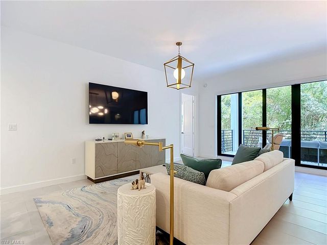 1115 Central AVE 247, Naples, FL 34102
