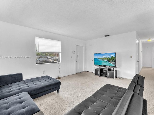 19820 NW 39th Ave, Miami Gardens, FL 33055