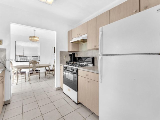 19820 NW 39th Ave, Miami Gardens, FL 33055