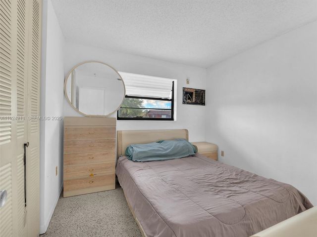 19820 NW 39th Ave, Miami Gardens, FL 33055