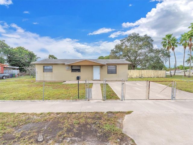 19820 NW 39th Ave, Miami Gardens, FL 33055