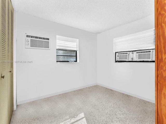 19820 NW 39th Ave, Miami Gardens, FL 33055