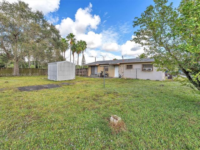 19820 NW 39th Ave, Miami Gardens, FL 33055