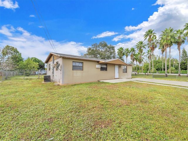 19820 NW 39th Ave, Miami Gardens, FL 33055