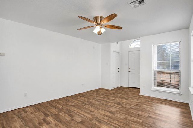 2010 Wright Way, Killeen, TX 76543