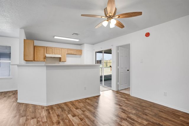 2010 Wright Way, Killeen, TX 76543