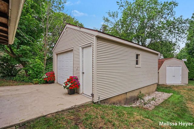 1121 Park Avenue, Grand Haven, MI 49417