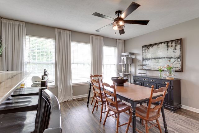 6003 Hill Cir, Bon Aqua, TN 37025