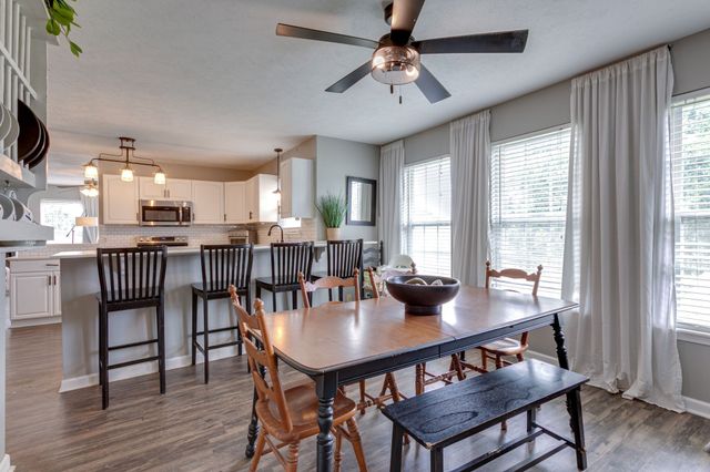 6003 Hill Cir, Bon Aqua, TN 37025