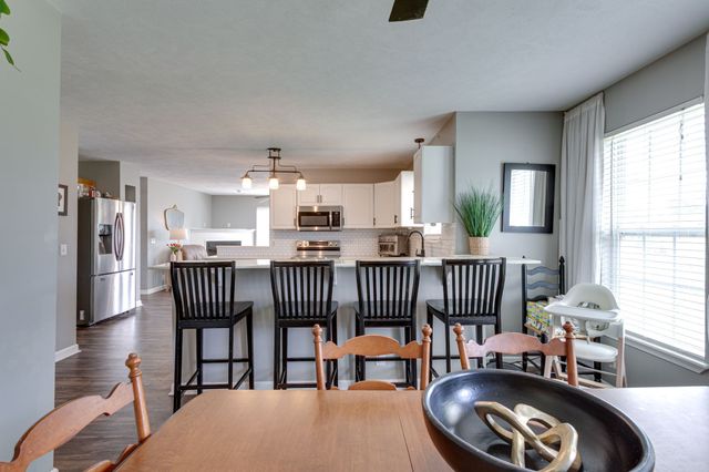 6003 Hill Cir, Bon Aqua, TN 37025
