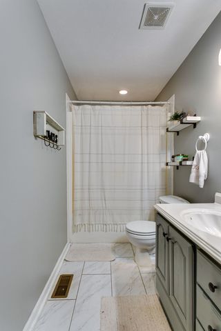 6003 Hill Cir, Bon Aqua, TN 37025