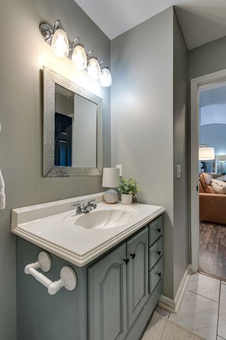 6003 Hill Cir, Bon Aqua, TN 37025