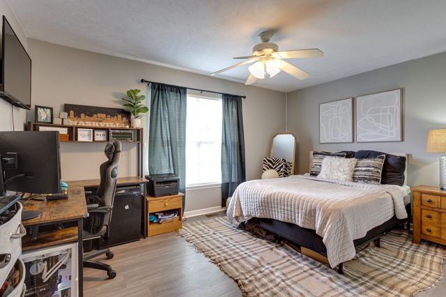 6003 Hill Cir, Bon Aqua, TN 37025