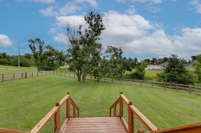 6003 Hill Cir, Bon Aqua, TN 37025