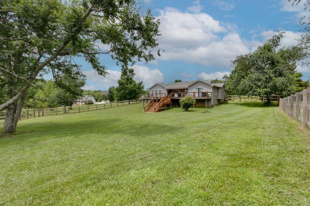 6003 Hill Cir, Bon Aqua, TN 37025