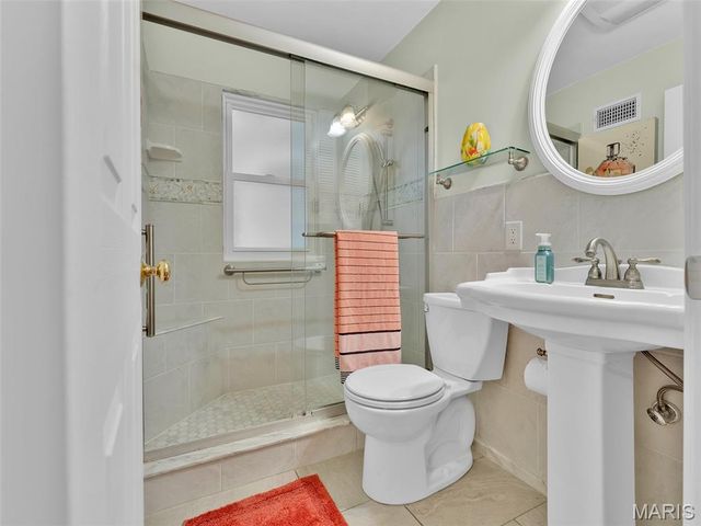 1024 Woodbine Drive, Crestwood, MO 63126