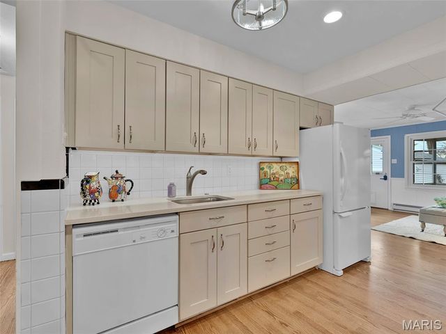 1024 Woodbine Drive, Crestwood, MO 63126