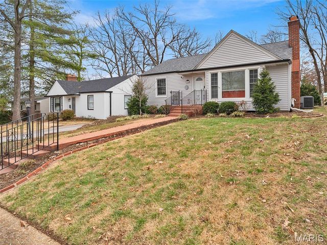 1024 Woodbine Drive, Crestwood, MO 63126