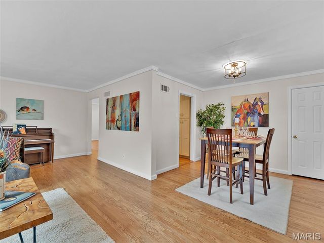 1024 Woodbine Drive, Crestwood, MO 63126