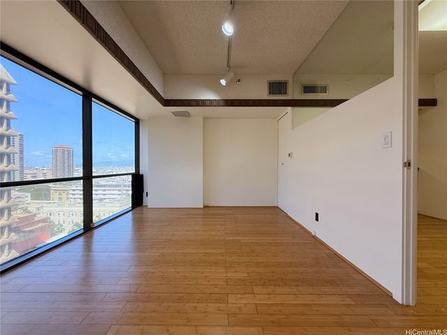 1188 Bishop Street 1301, Honolulu, HI 96813