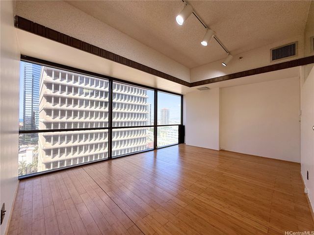 1188 Bishop Street 1301, Honolulu, HI 96813