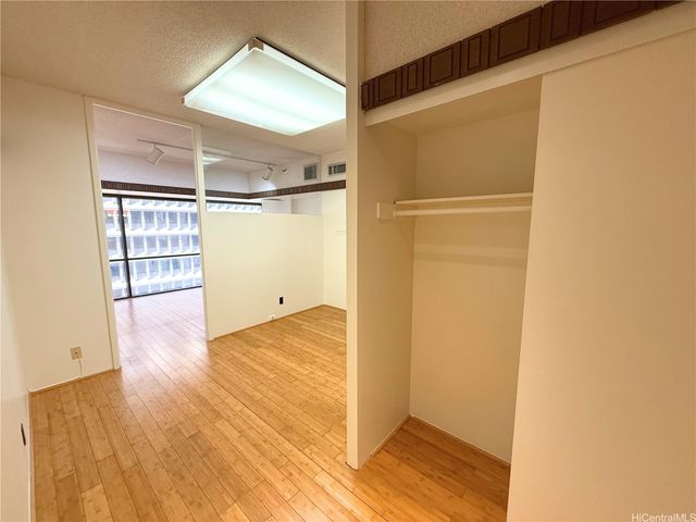 1188 Bishop Street 1301, Honolulu, HI 96813