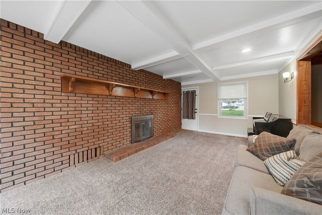 7445 Market Avenue N, North Canton, OH 44721