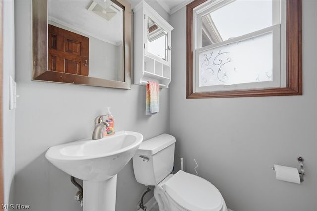 7445 Market Avenue N, North Canton, OH 44721