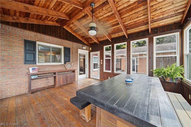 7445 Market Avenue N, North Canton, OH 44721