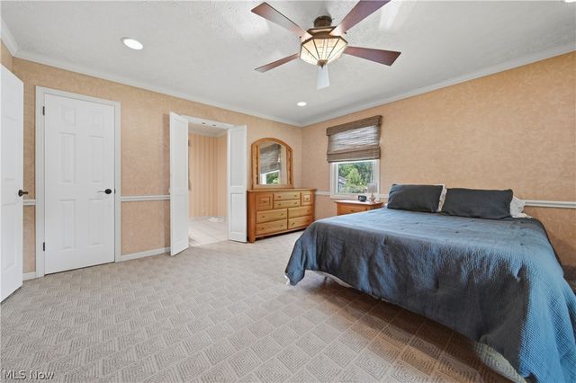7445 Market Avenue N, North Canton, OH 44721