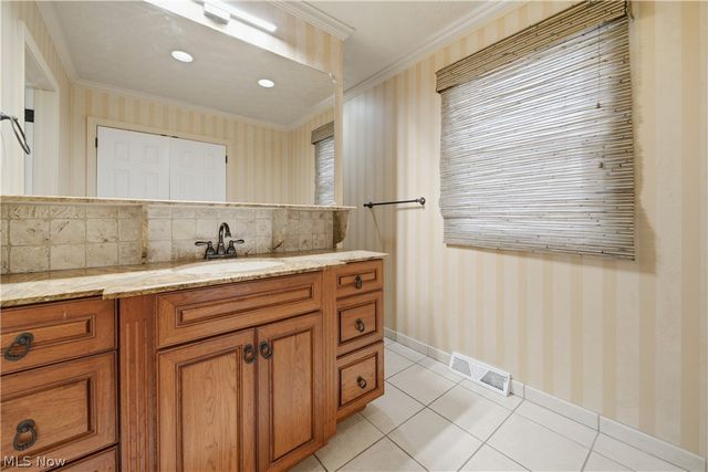 7445 Market Avenue N, North Canton, OH 44721
